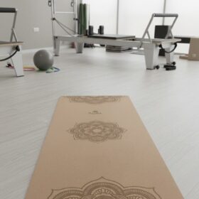Mandala Cork Yoga Mat: Equilibrio, Centro y Armonía Sagrada